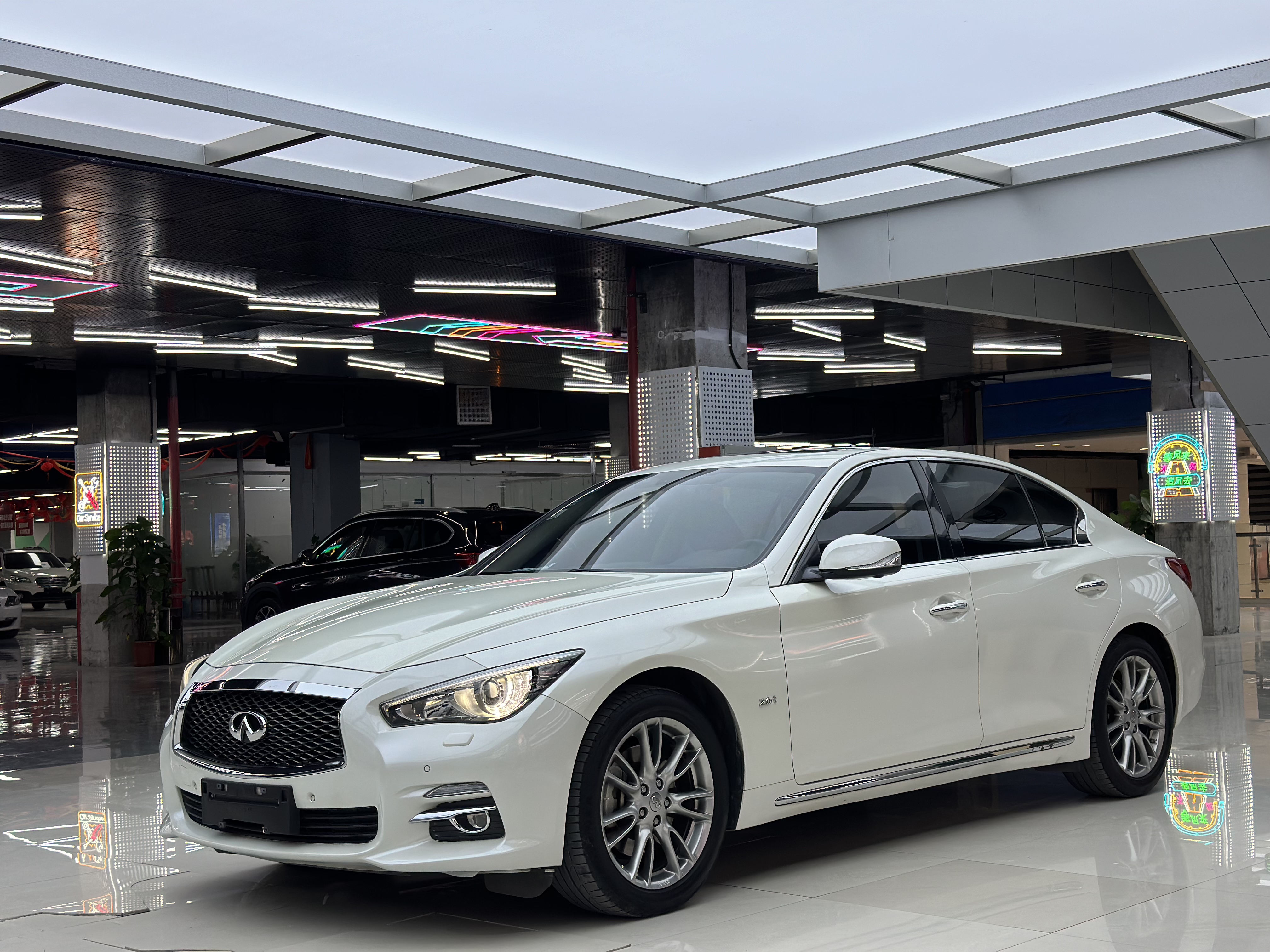 英菲尼迪 英菲尼迪 Q50 2016款 2.0T 手自一体 豪华版